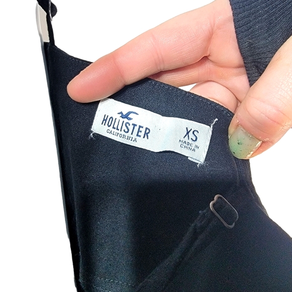 Hollister XS  Short Black Dress with Adjustable Straps and Side Zipper - Picture 5 of 8
